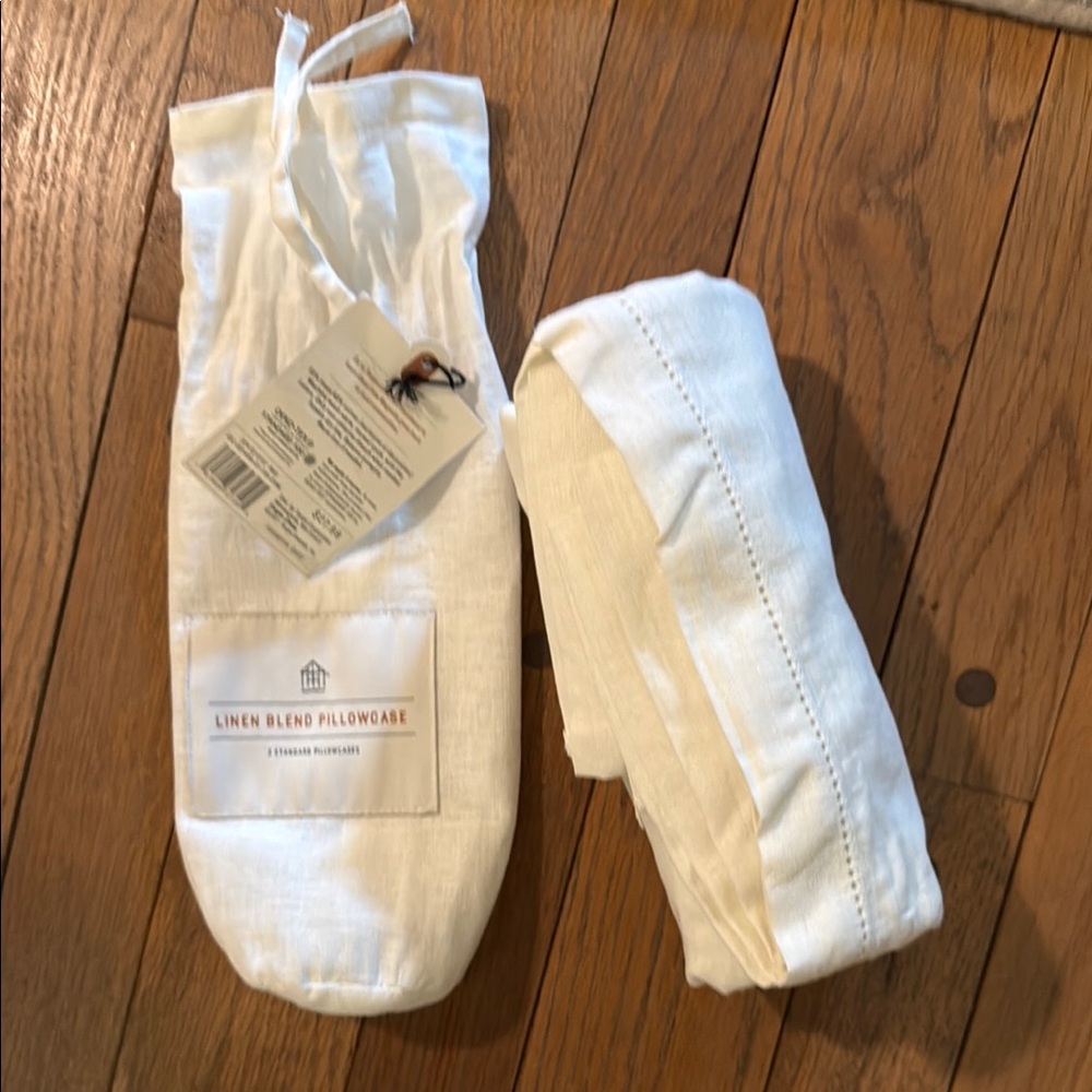 White linen 2 stand pillowcases